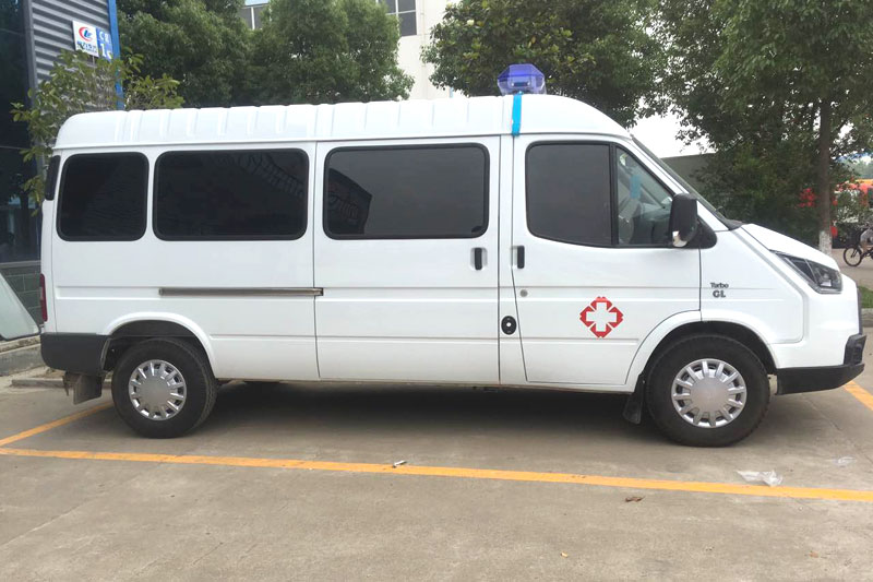 特順長軸汽油救護車