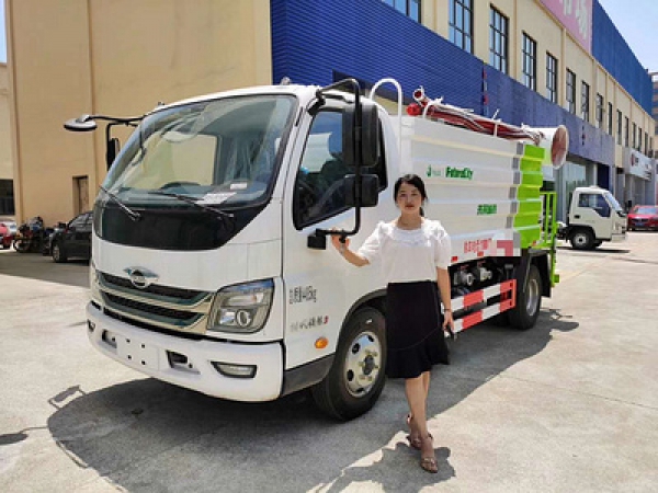 國六福田藍(lán)牌7方抑塵車